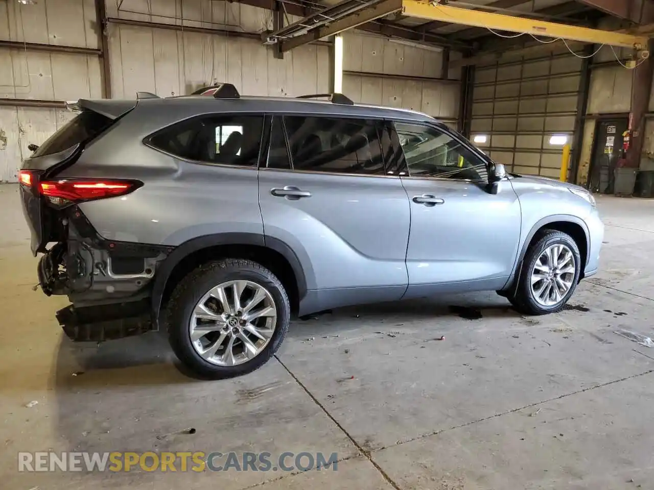 3 Photograph of a damaged car 5TDKDRBH1PS024092 TOYOTA HIGHLANDER 2023