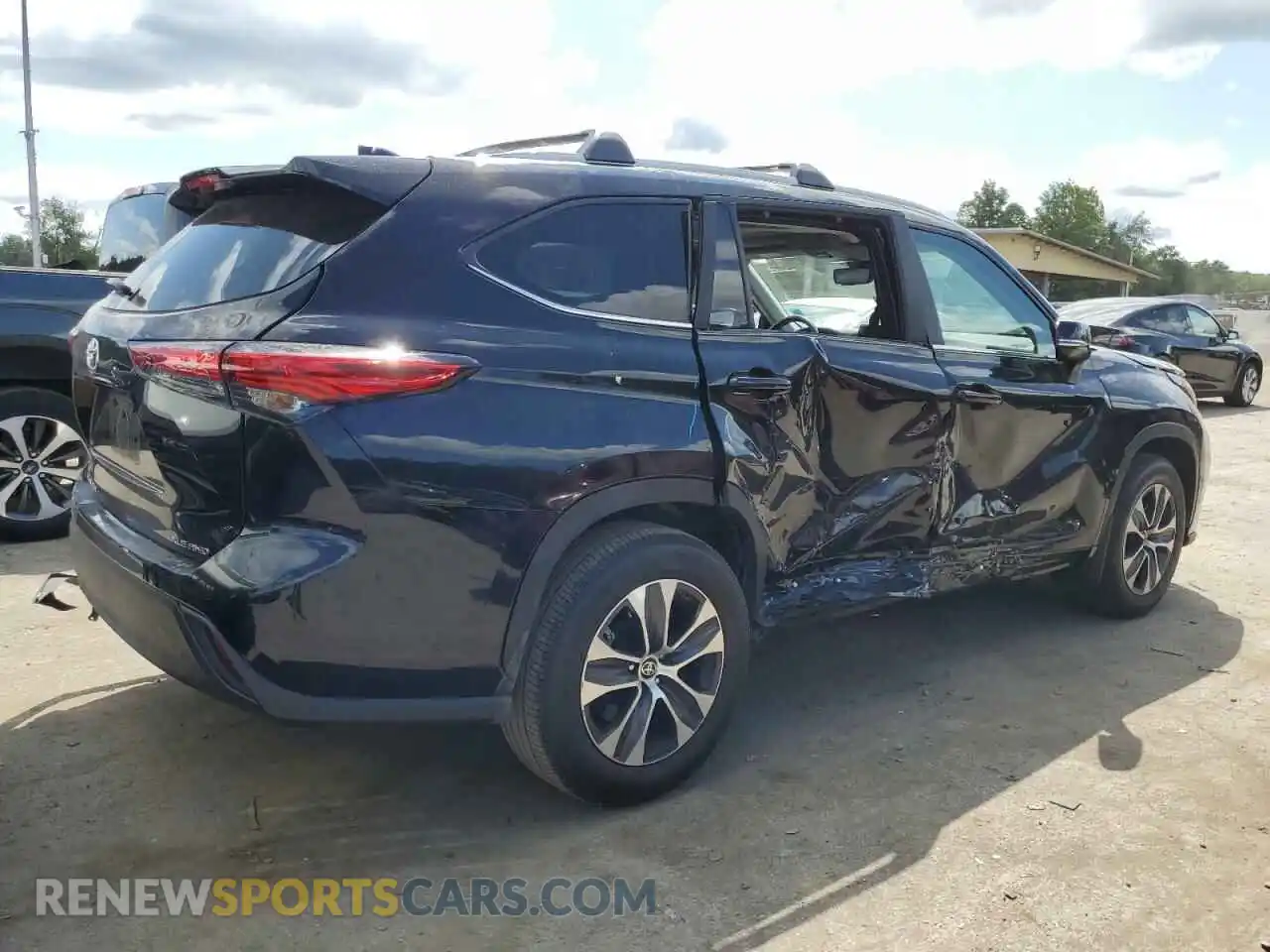 3 Photograph of a damaged car 5TDKDRBH3PS023624 TOYOTA HIGHLANDER 2023