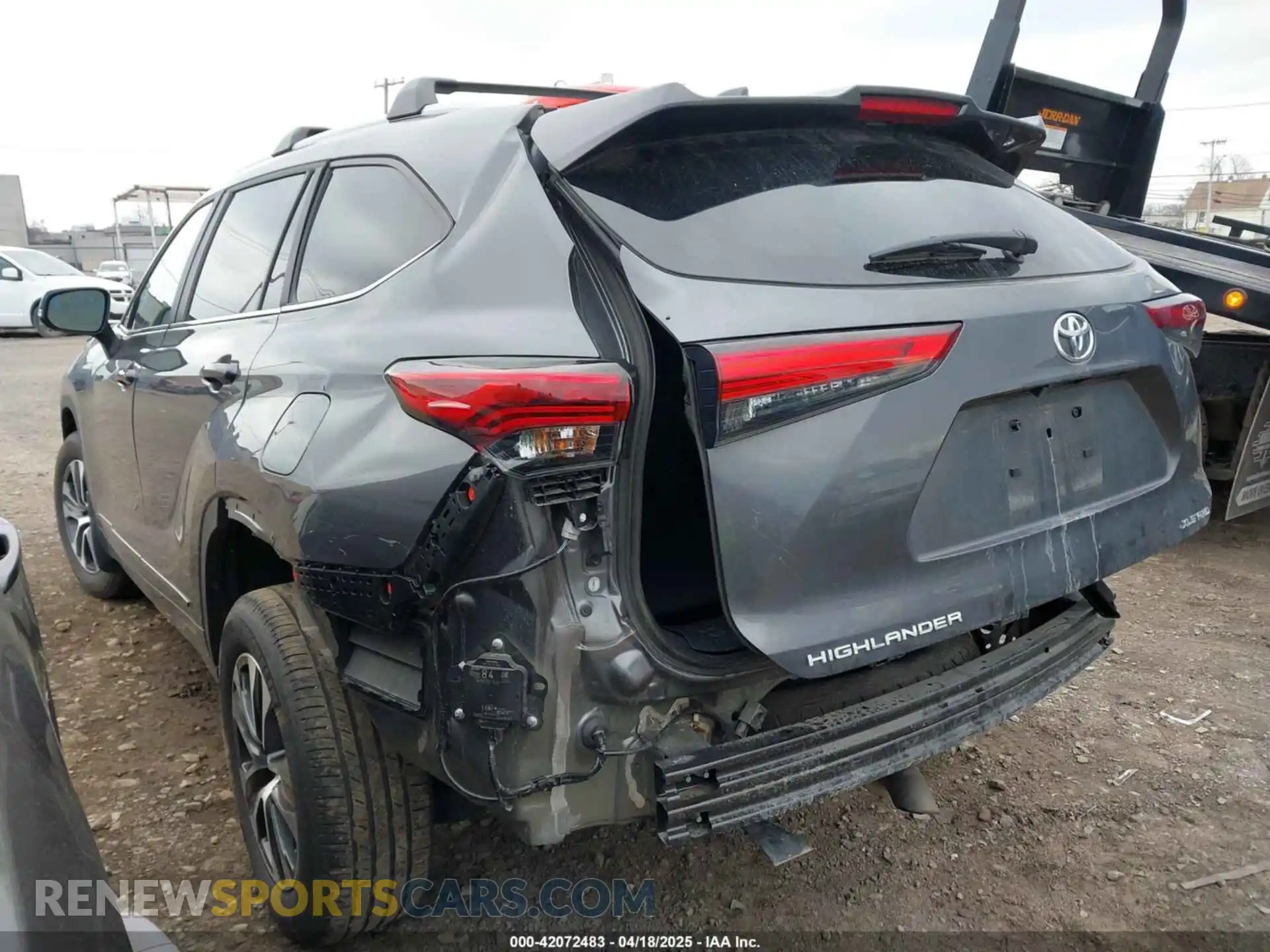 3 Photograph of a damaged car 5TDKDRBH7PS044010 TOYOTA HIGHLANDER 2023