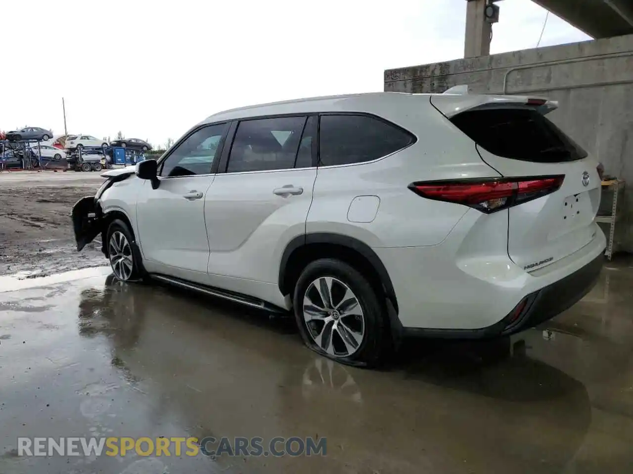 2 Photograph of a damaged car 5TDKDRBH8PS009069 TOYOTA HIGHLANDER 2023