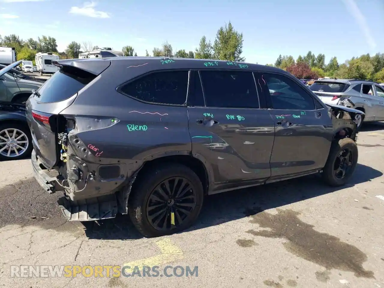 3 Photograph of a damaged car 5TDKDRBHXPS507029 TOYOTA HIGHLANDER 2023