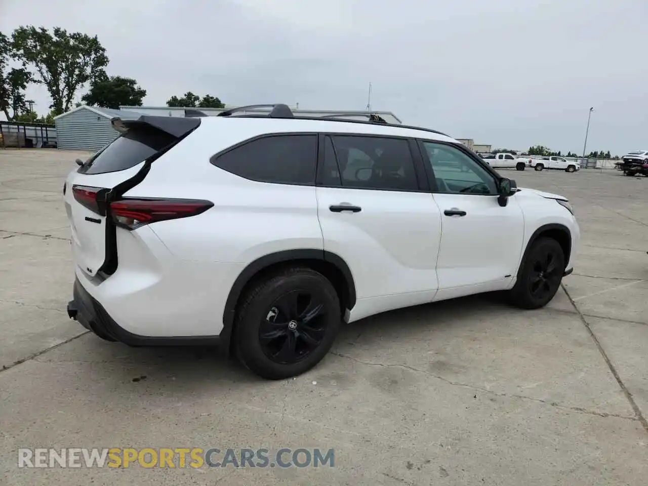 3 fotografías del automóvil dañado 5TDKBRCHXRS642597 TOYOTA HIGHLANDER 2024
