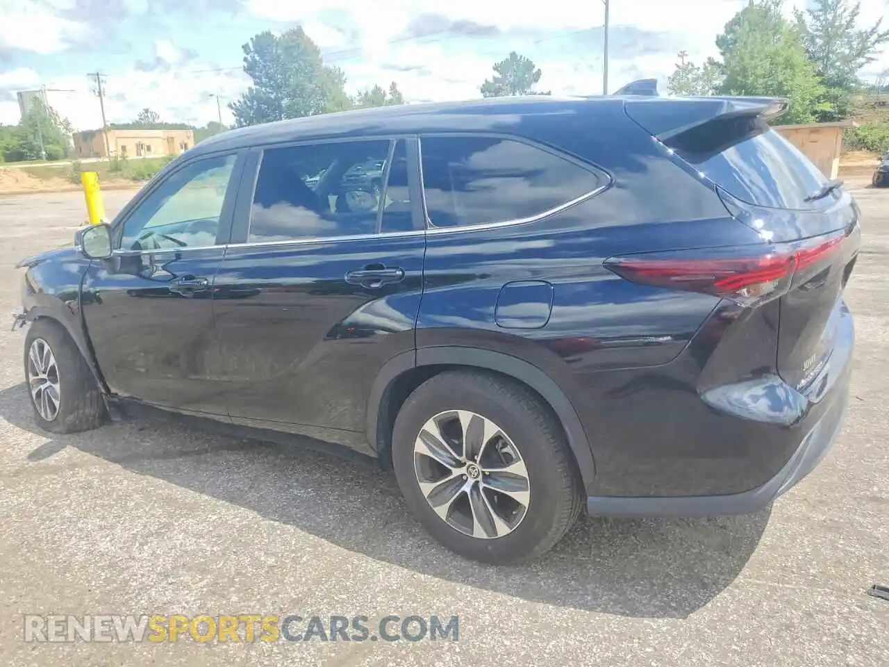 2 fotografías del automóvil dañado 5TDKDRAH1RS530378 TOYOTA HIGHLANDER 2024