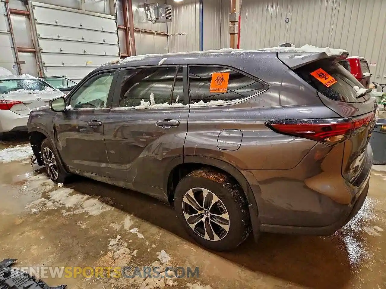 2 Photograph of a damaged car 5TDKDRBH0RS539023 TOYOTA HIGHLANDER 2024