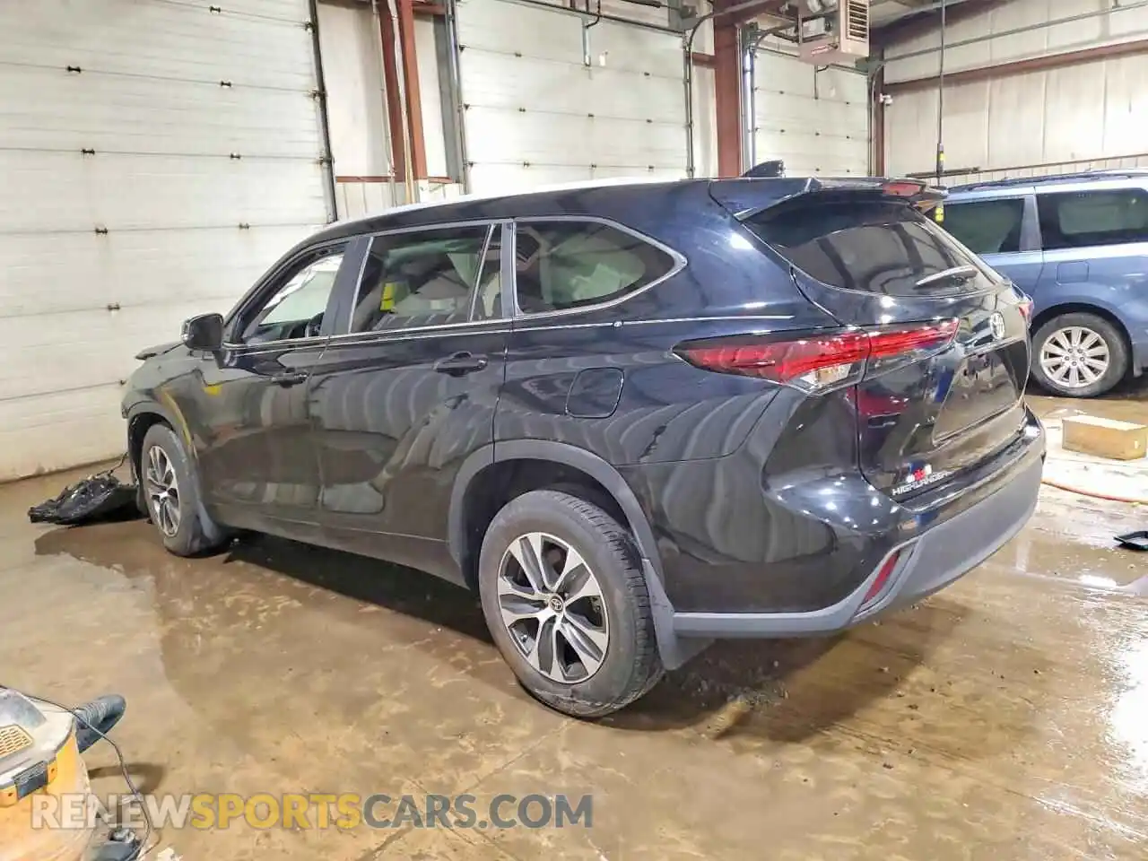 2 fotografías del automóvil dañado 5TDKDRBH1RS545350 TOYOTA HIGHLANDER 2024