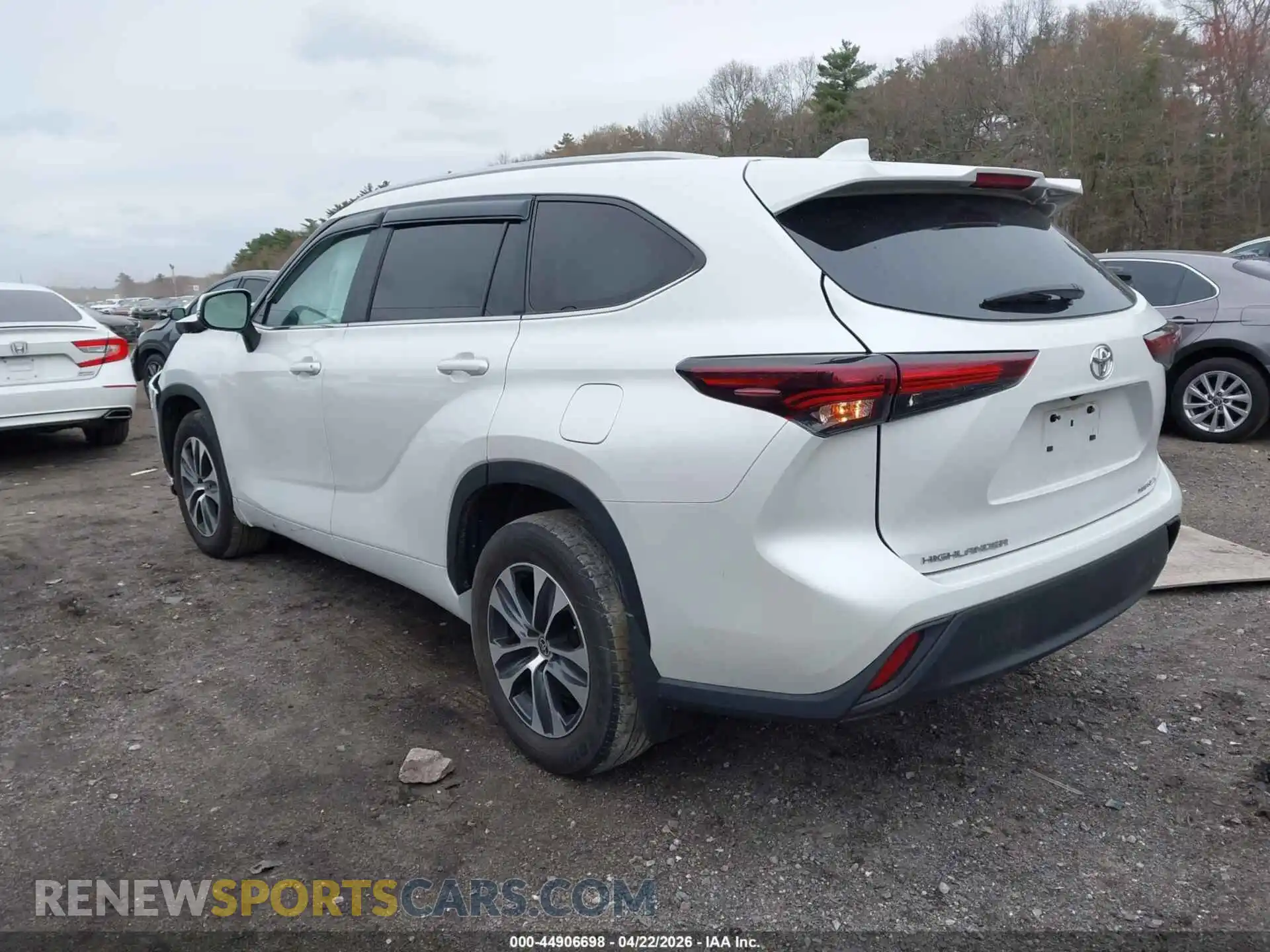 3 fotografías del automóvil dañado 5TDKDRBH4RS563504 TOYOTA HIGHLANDER 2024