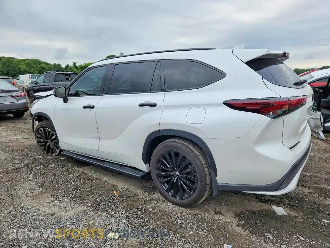 2 fotografías del automóvil dañado 5TDKDRBH8RS543983 TOYOTA HIGHLANDER 2024