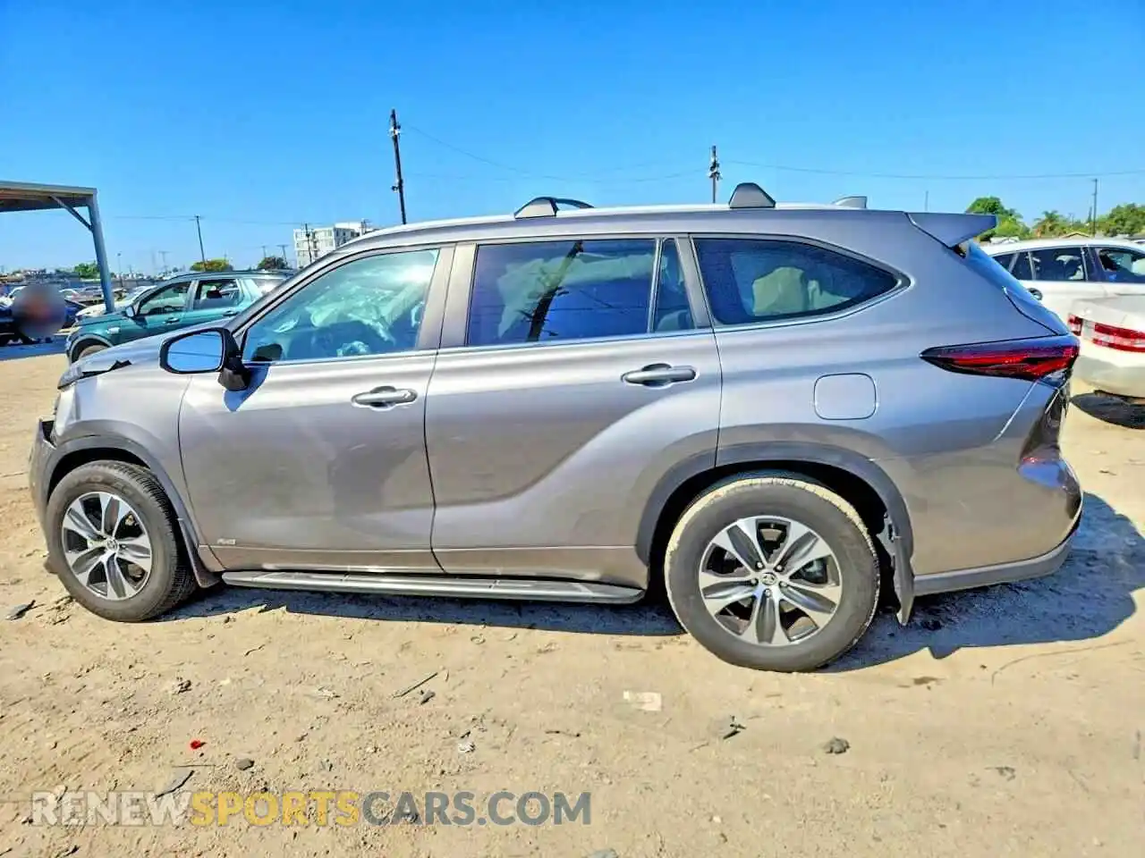 2 Photograph of a damaged car 5TDKBRCH9SS665794 TOYOTA HIGHLANDER 2025