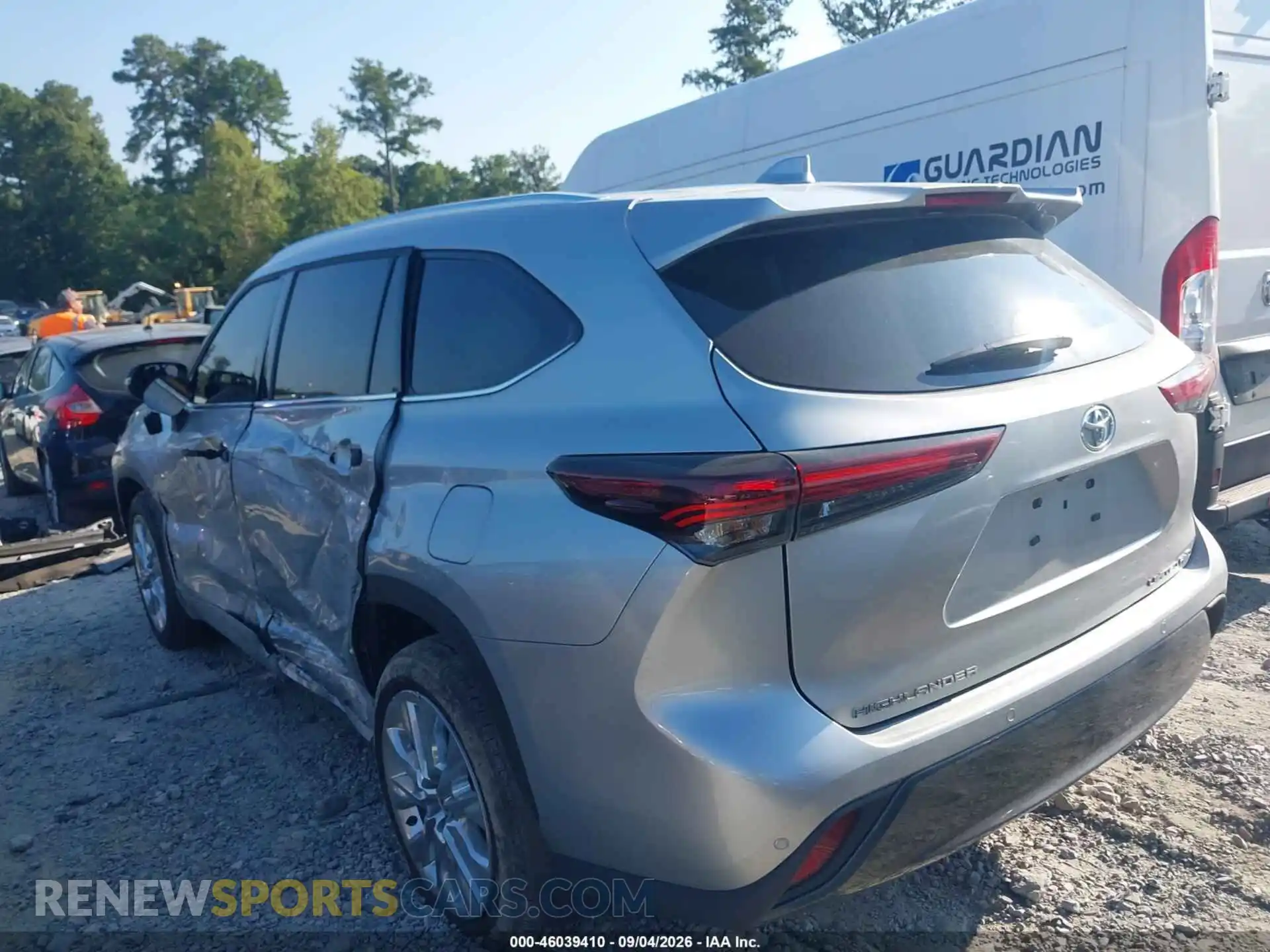 3 Photograph of a damaged car 5TDKDRBH9SS592907 TOYOTA HIGHLANDER 2025