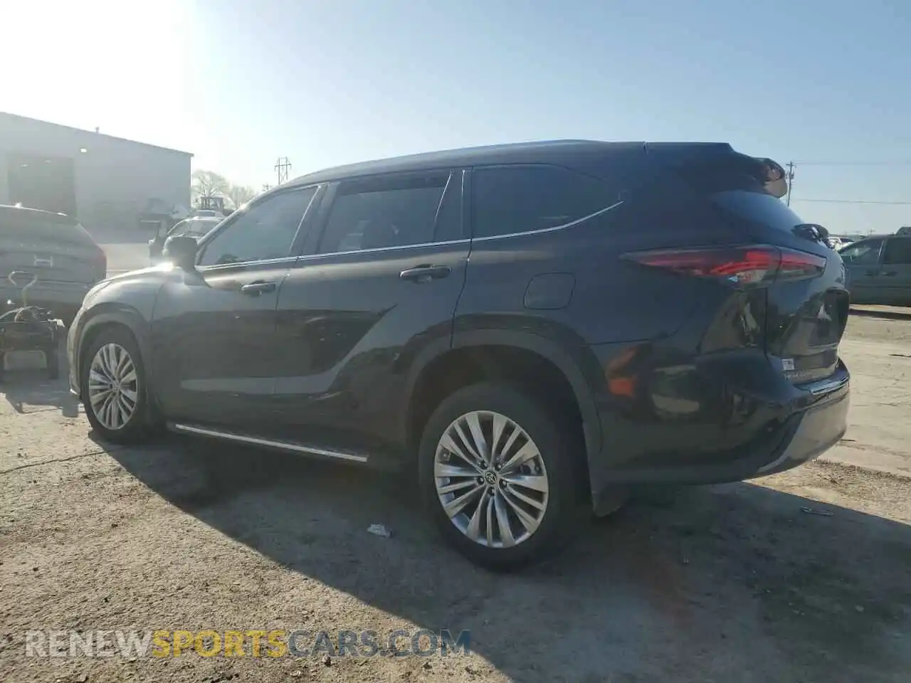2 Photograph of a damaged car 5TDKDRBHXSS577784 TOYOTA HIGHLANDER 2025
