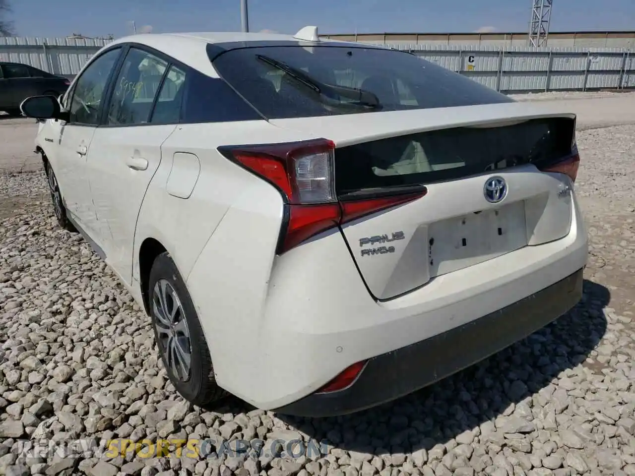 3 Фотография поврежденного автомобиля JTDL9RFU2L3017497 TOYOTA PRIUS 2020