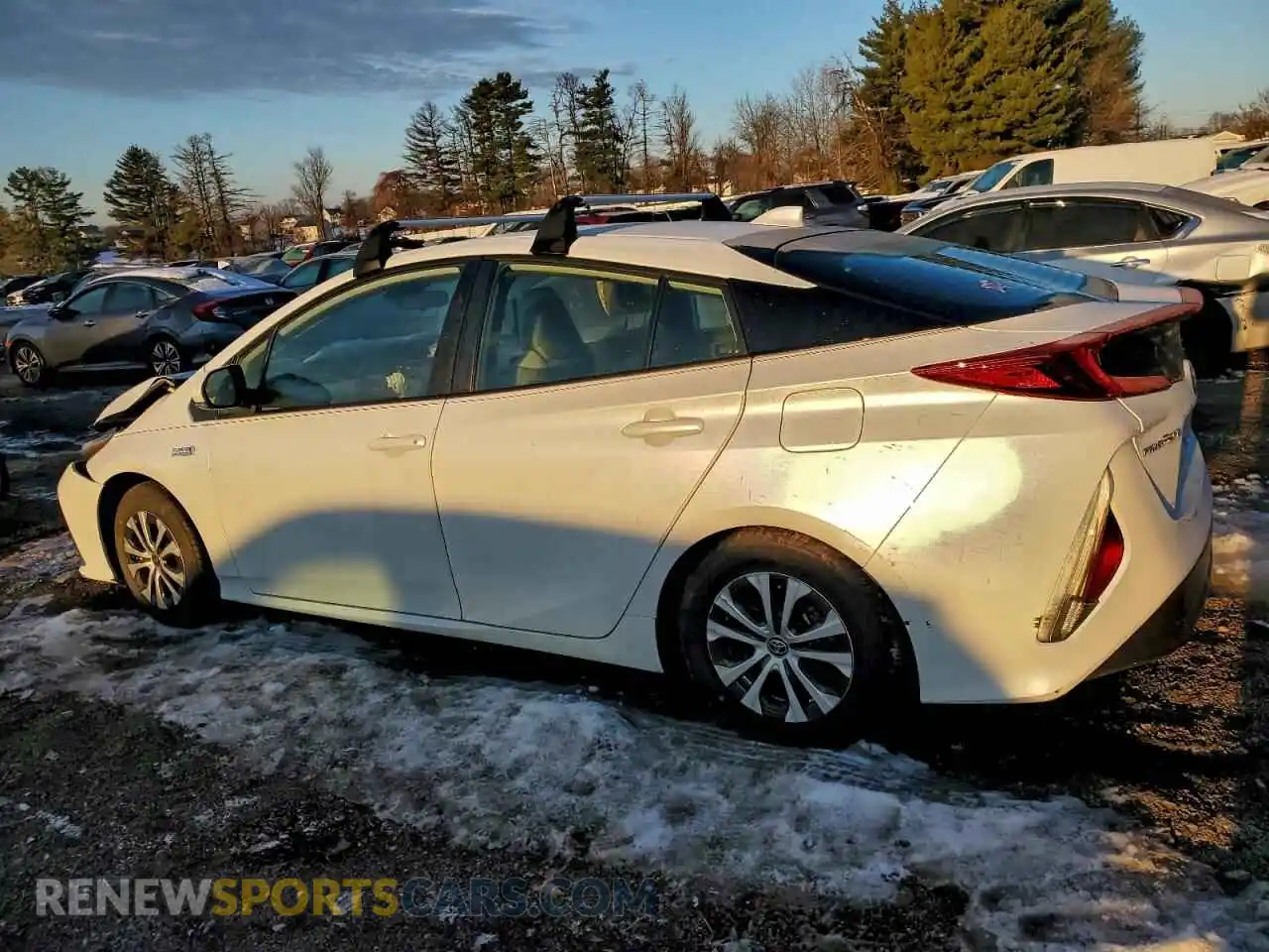 2 Фотография поврежденного автомобиля JTDKAMFP1M3169028 TOYOTA PRIUS 2021
