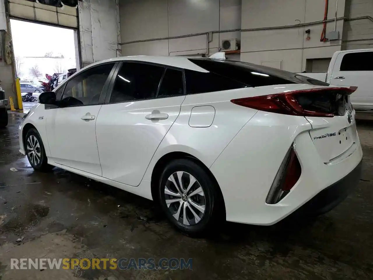 2 Фотография поврежденного автомобиля JTDKAMFP3M3172268 TOYOTA PRIUS 2021