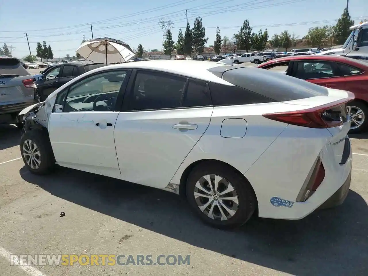 2 Фотография поврежденного автомобиля JTDKAMFP3M3196022 TOYOTA PRIUS 2021