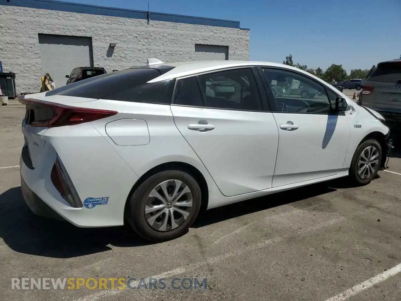 3 Фотография поврежденного автомобиля JTDKAMFP3M3196022 TOYOTA PRIUS 2021