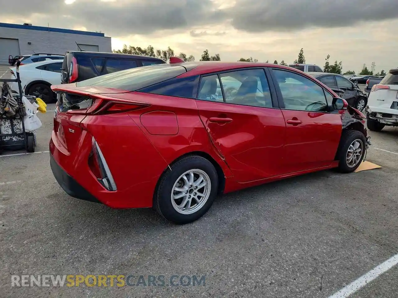 3 Photograph of a damaged car JTDKAMFP5M3185880 TOYOTA PRIUS 2021