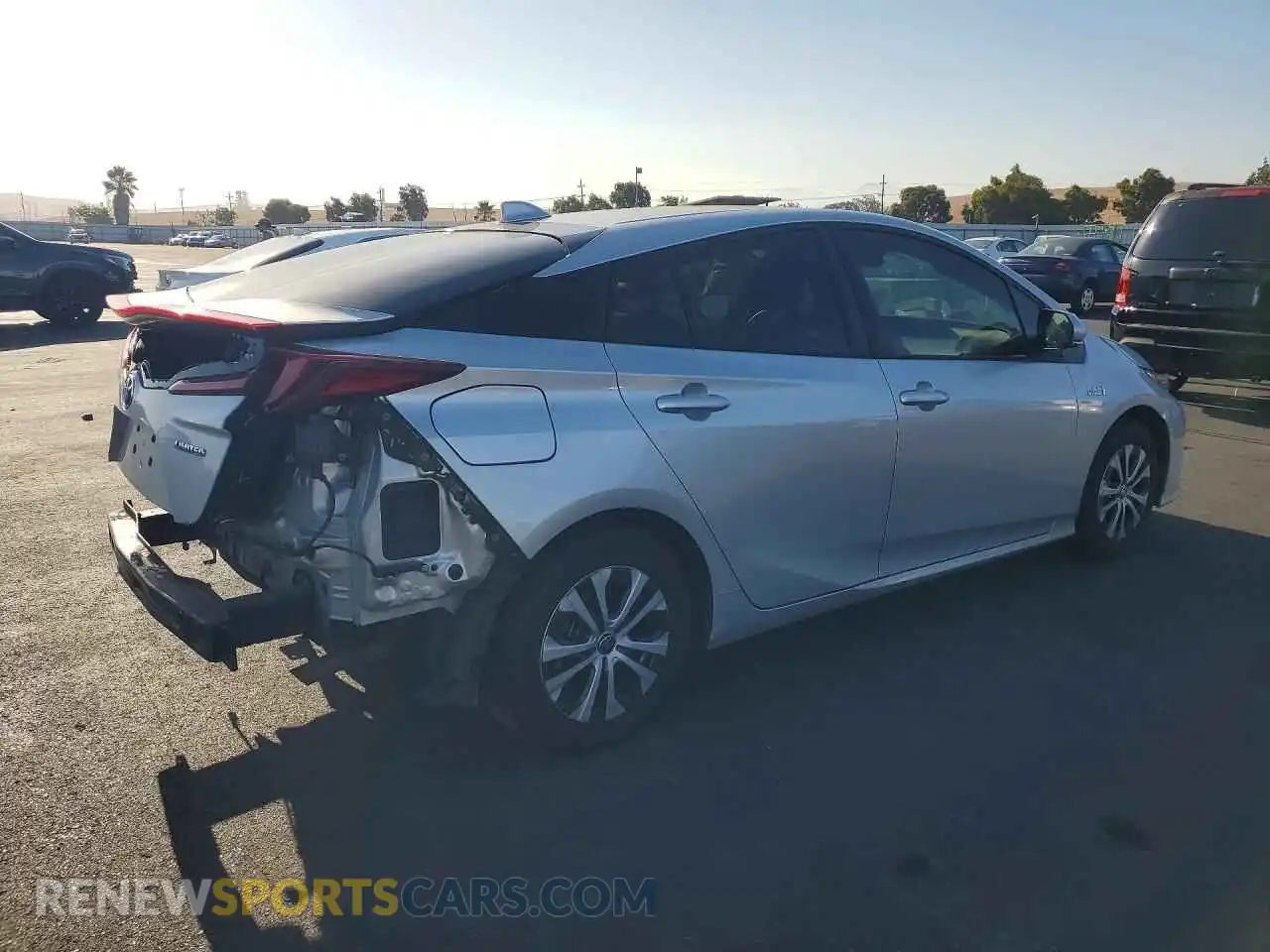 3 Фотография поврежденного автомобиля JTDKAMFP9M3173568 TOYOTA PRIUS 2021