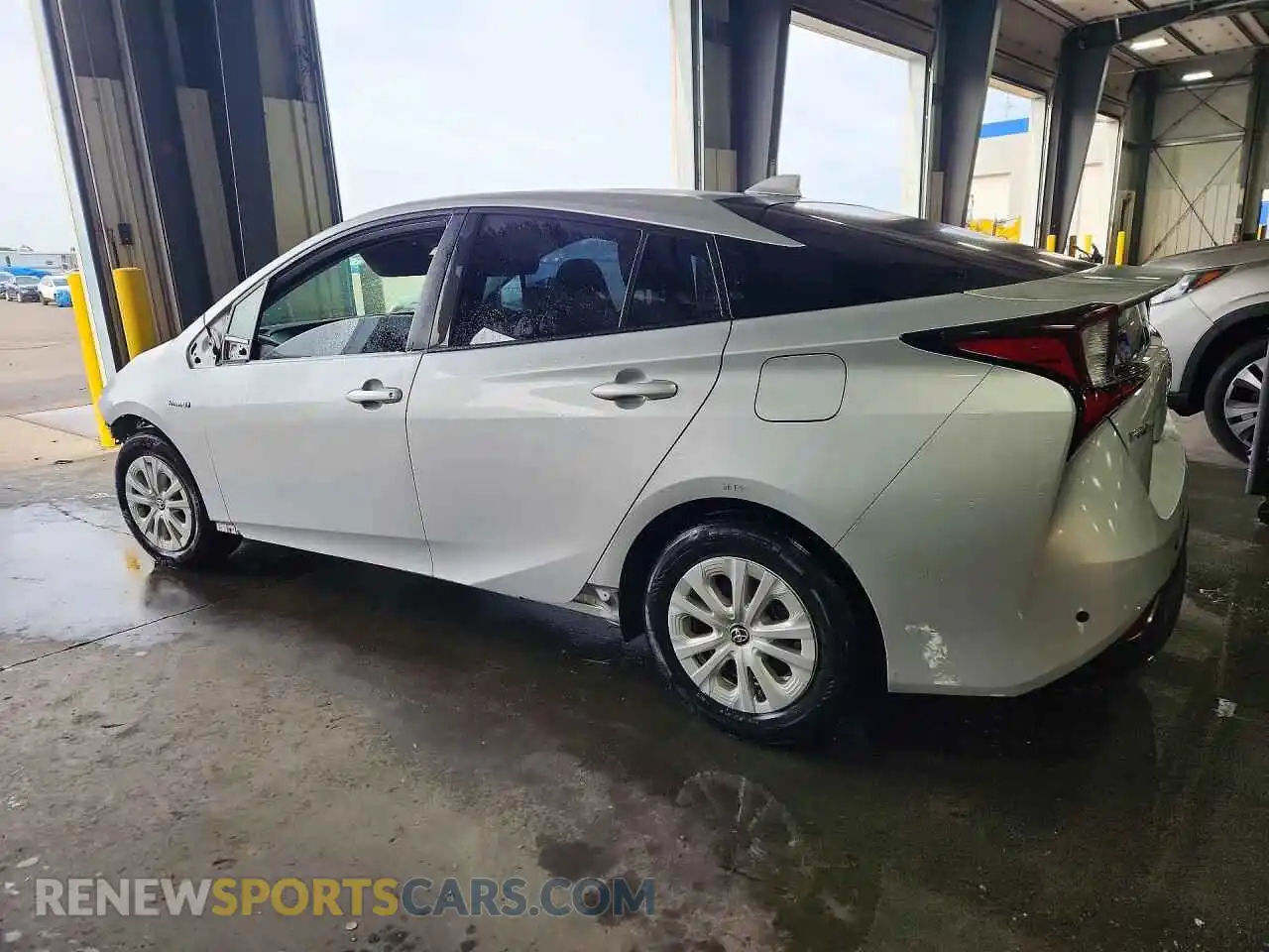 2 Photograph of a damaged car JTDKAMFU7M3149078 TOYOTA PRIUS 2021