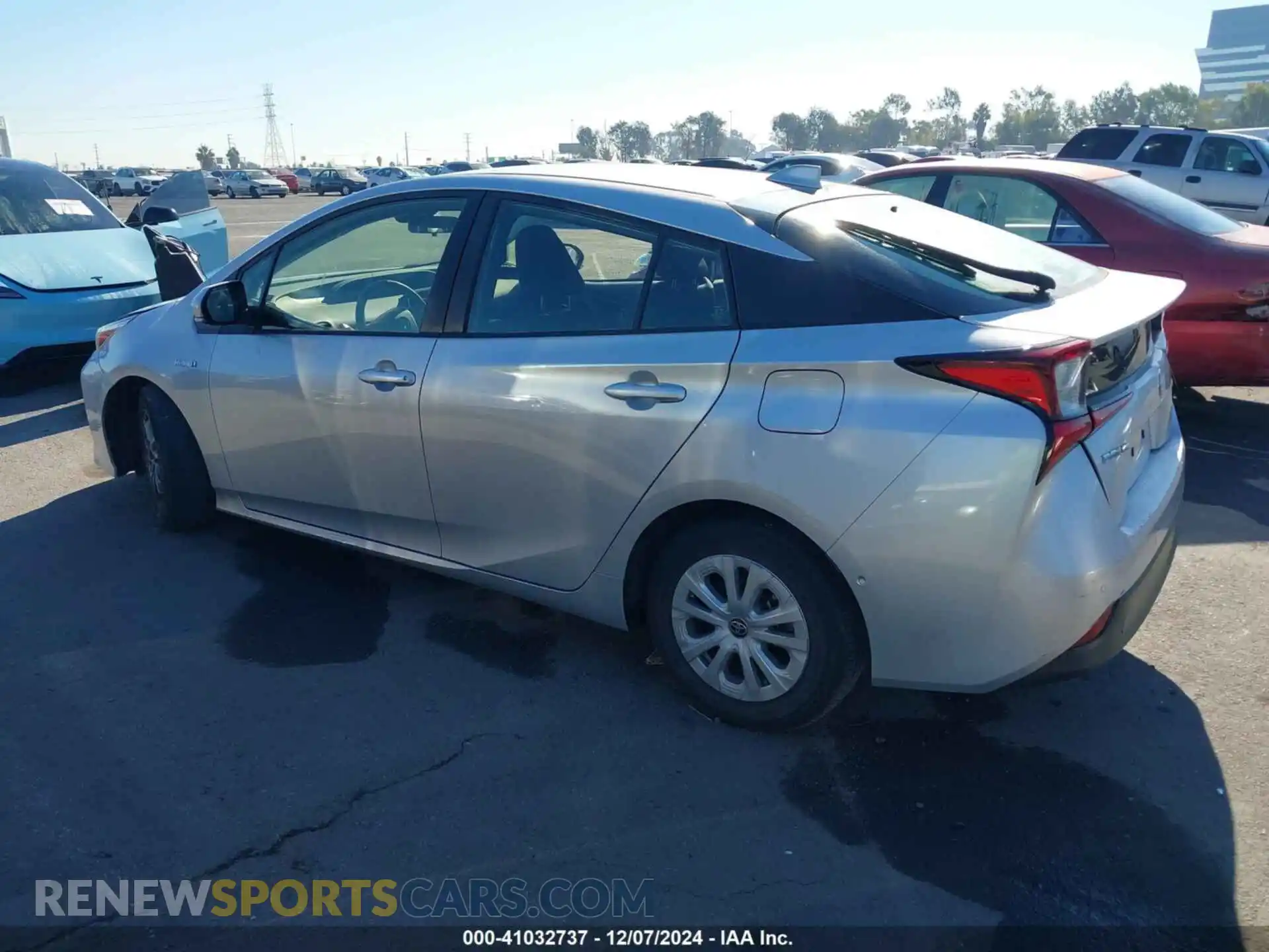 3 Photograph of a damaged car JTDKAMFUXM3132243 TOYOTA PRIUS 2021