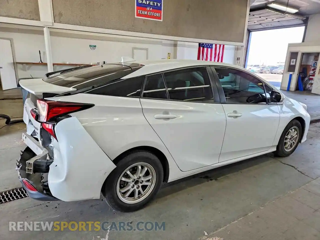 3 Photograph of a damaged car JTDL9MFU7M3025650 TOYOTA PRIUS 2021
