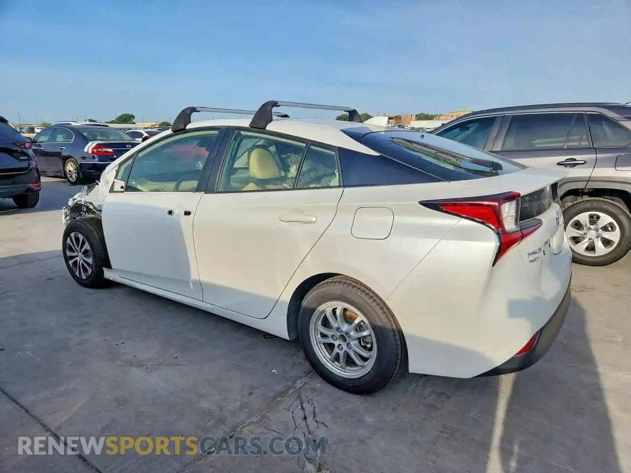 2 Photograph of a damaged car JTDL9MFU7M3030413 TOYOTA PRIUS 2021