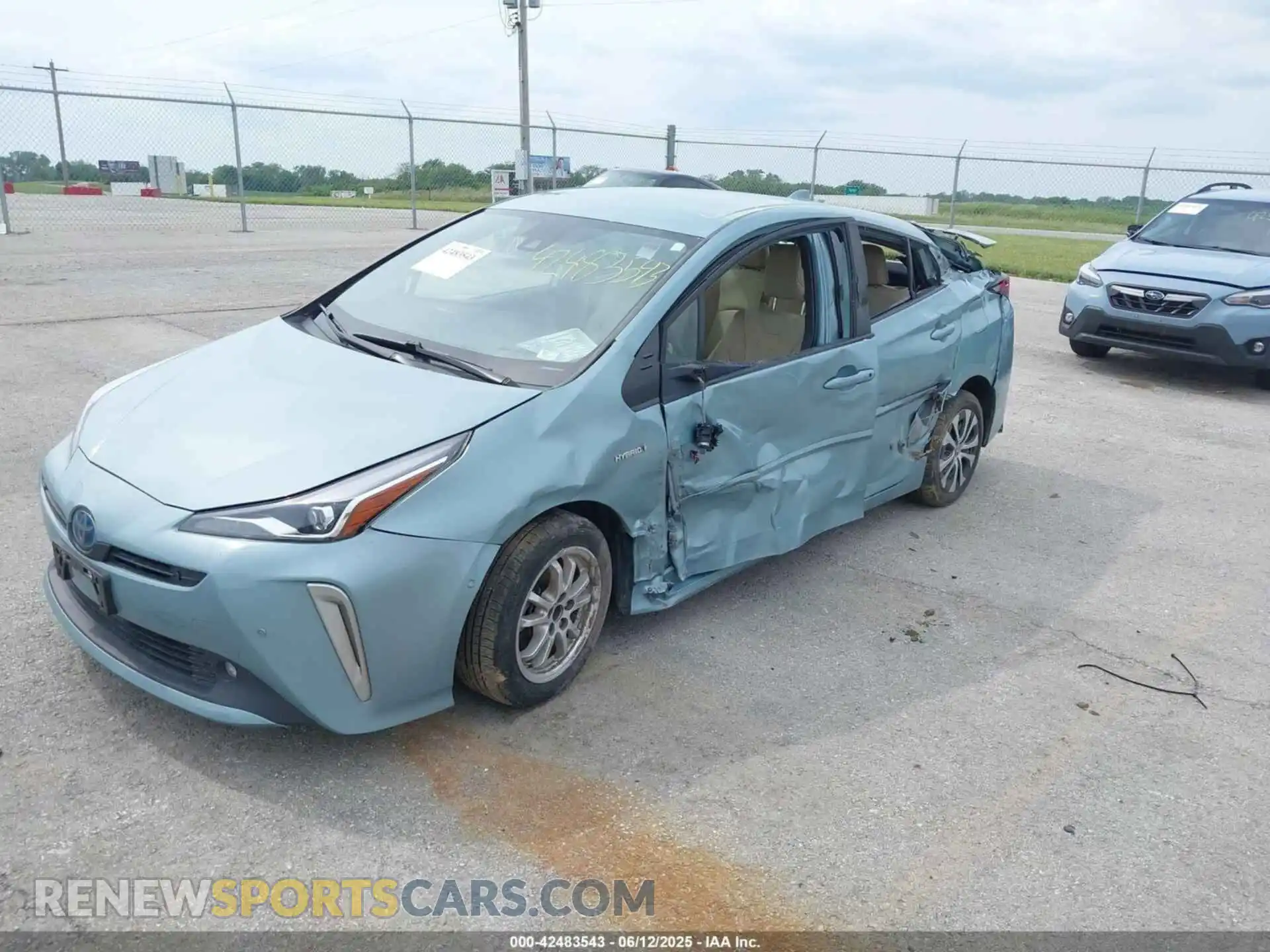 2 Photograph of a damaged car JTDL9MFU8M3022756 TOYOTA PRIUS 2021