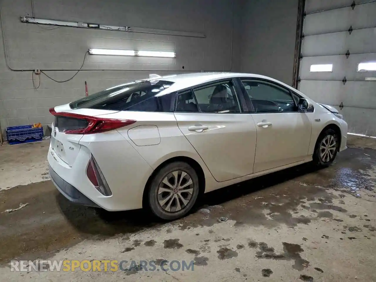 3 Фотография поврежденного автомобиля JTDKAMFP3N3201995 TOYOTA PRIUS 2022