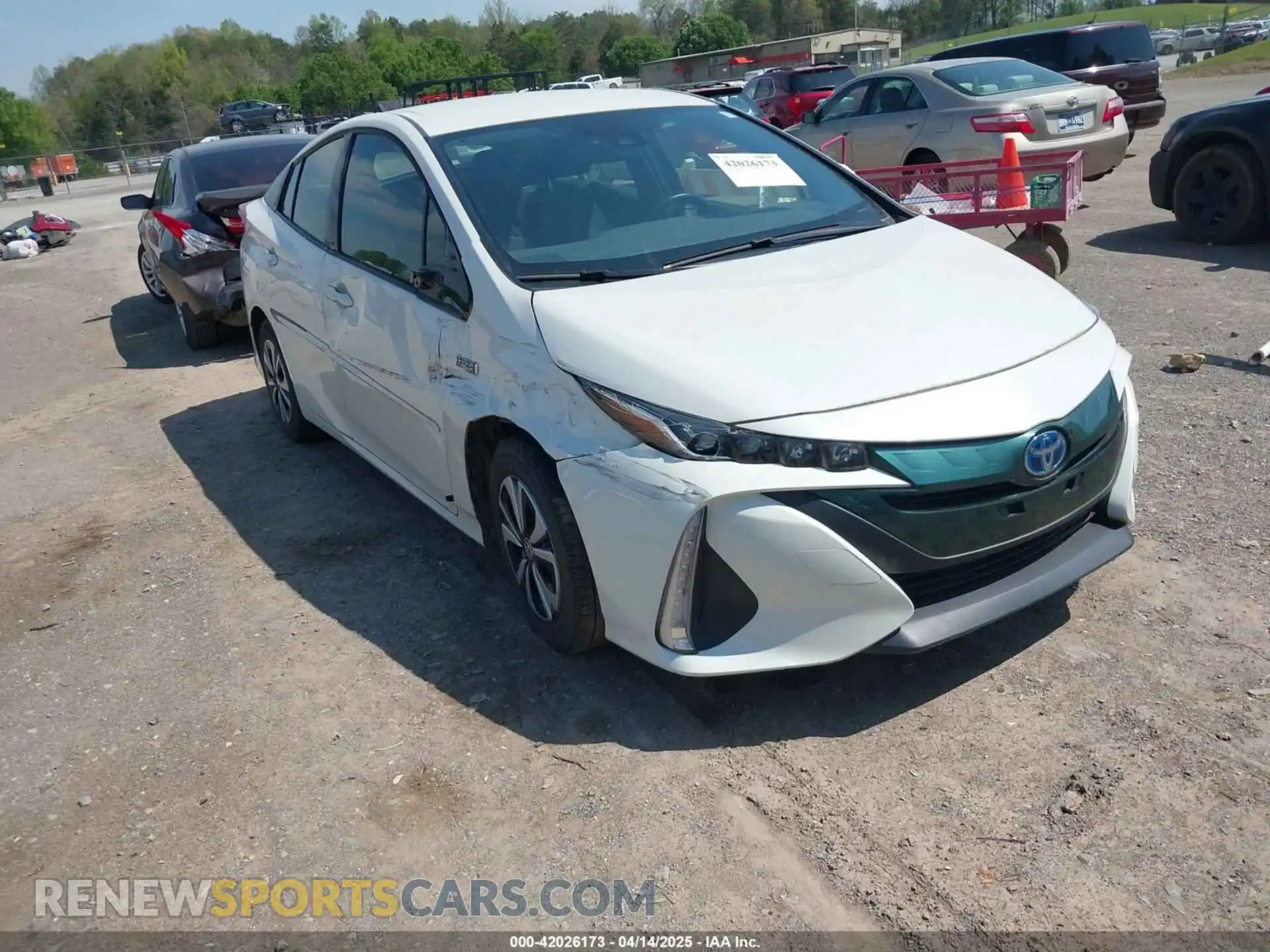 1 Фотография поврежденного автомобиля JTDKARFP1K3116470 TOYOTA PRIUS PRIME 2019