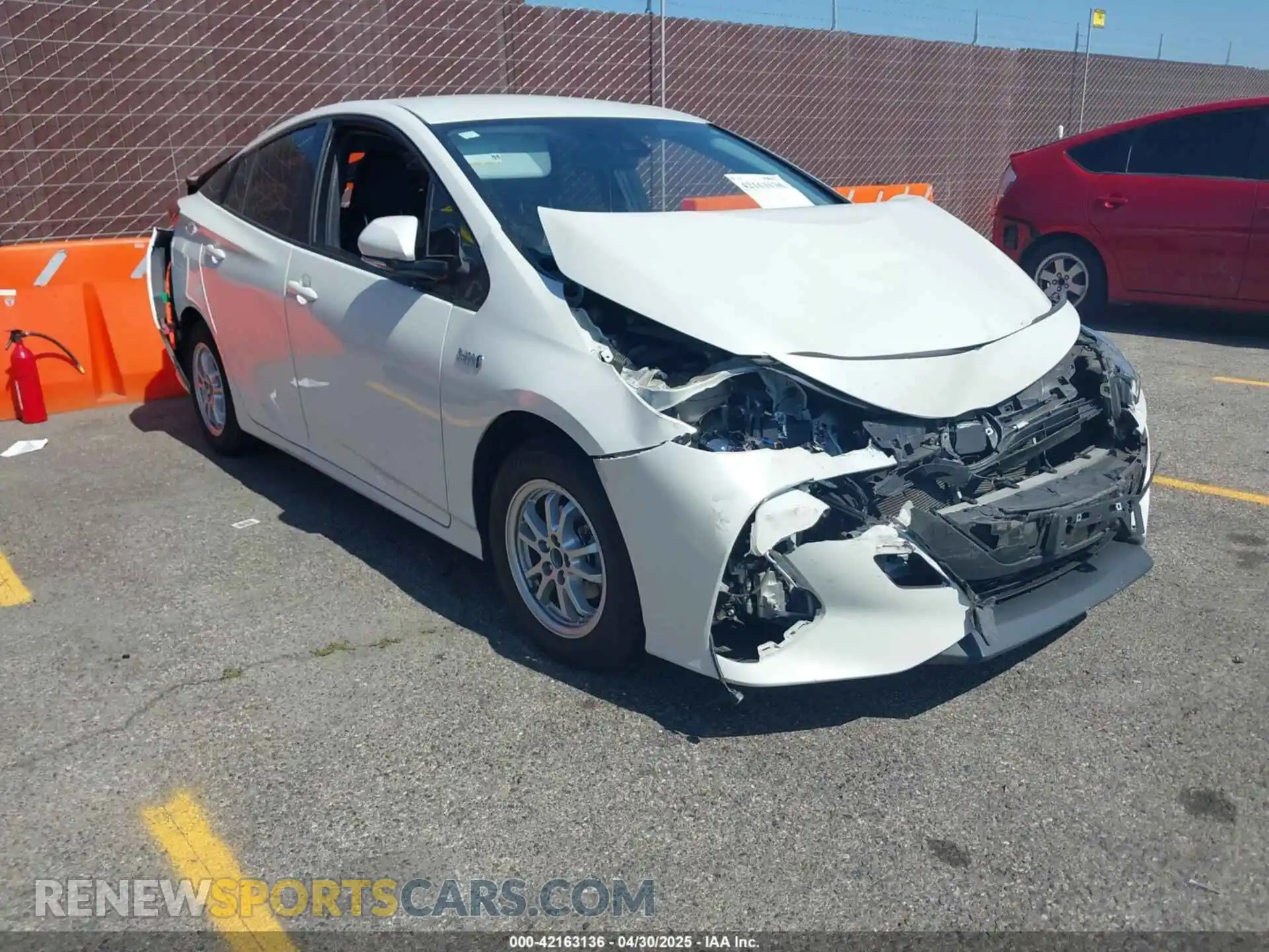 1 Фотография поврежденного автомобиля JTDKARFP1K3118641 TOYOTA PRIUS PRIME 2019