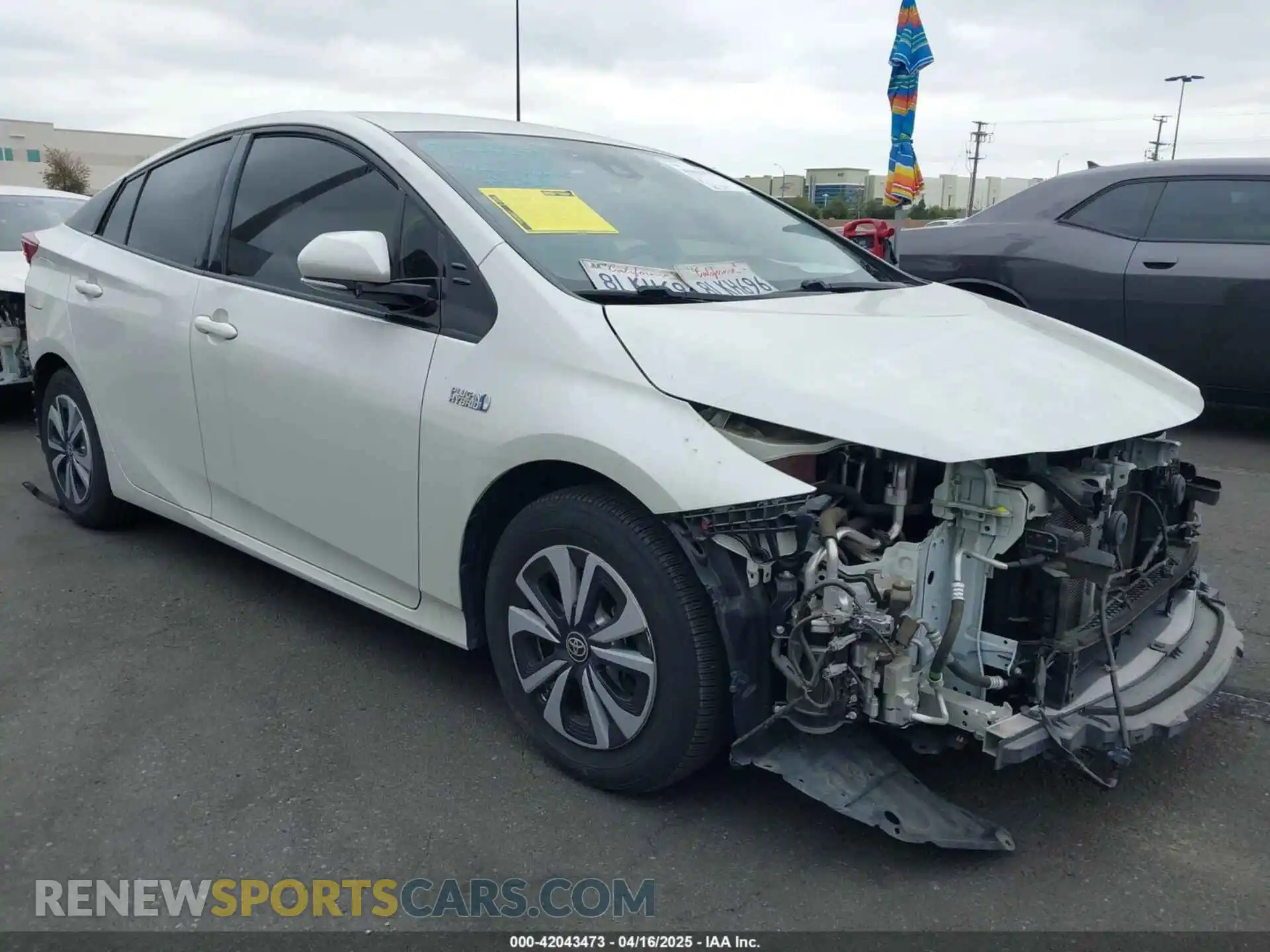 1 Фотография поврежденного автомобиля JTDKARFP3K3113540 TOYOTA PRIUS PRIME 2019