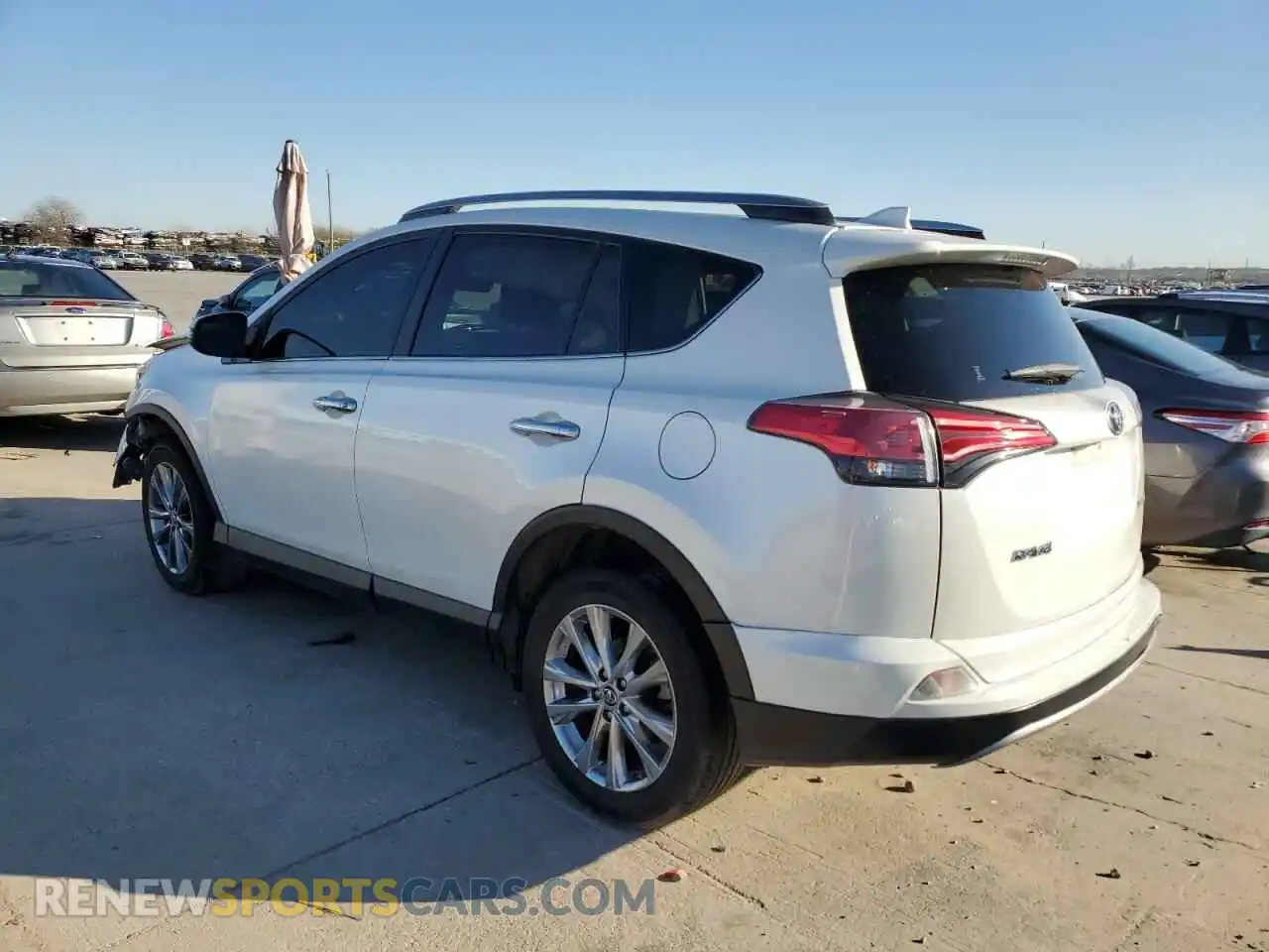 2 fotografías del automóvil dañado JTMYFREV9JJ725487 TOYOTA RAV4 2018