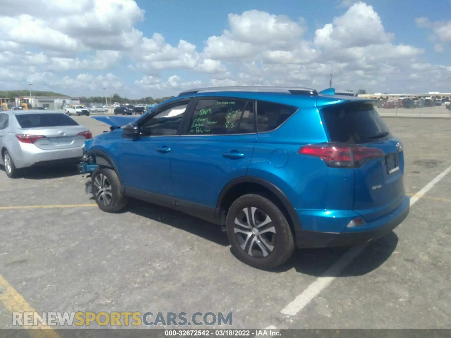 3 Фотография поврежденного автомобиля JTMZFREV9JJ199074 TOYOTA RAV4 2018