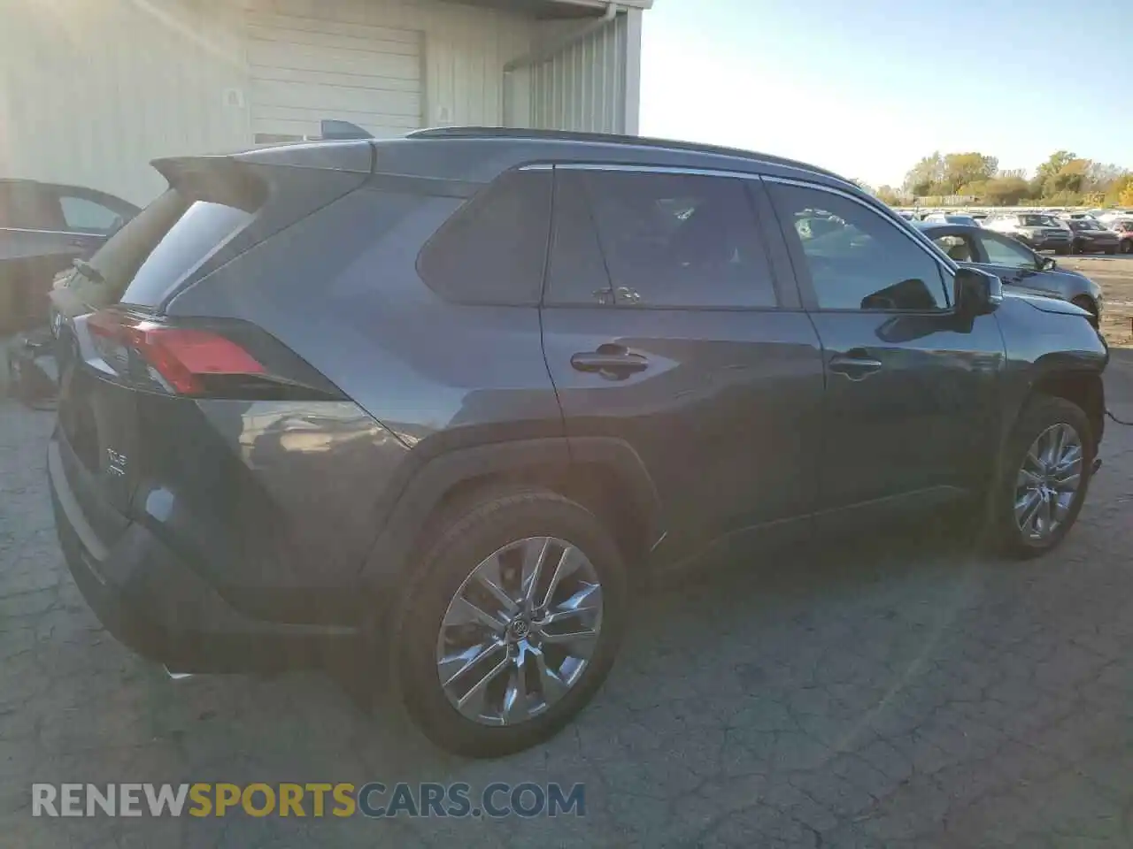 3 fotografías del automóvil dañado 2T3A1RFV0KW081539 TOYOTA RAV4 2019