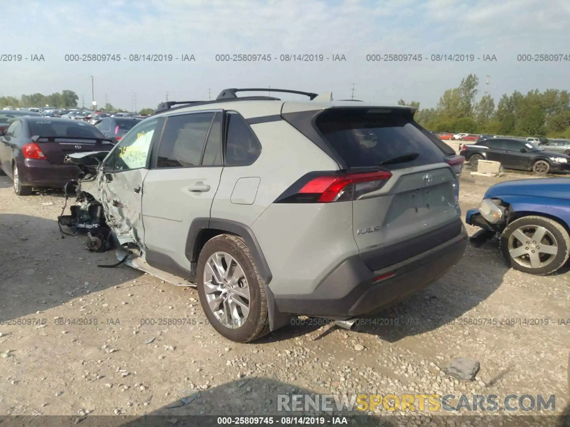 3 Photograph of a damaged car 2T3A1RFV1KW001696 TOYOTA RAV4 2019