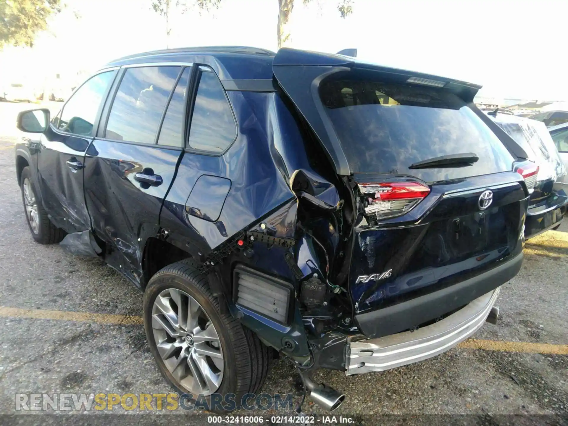 3 Photograph of a damaged car 2T3A1RFV3KC030098 TOYOTA RAV4 2019