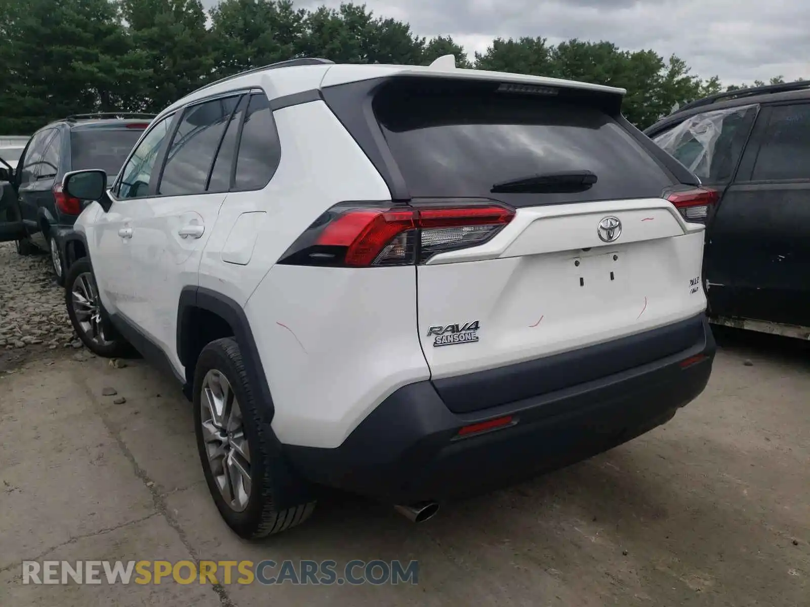 3 Photograph of a damaged car 2T3A1RFV6KC047347 TOYOTA RAV4 2019
