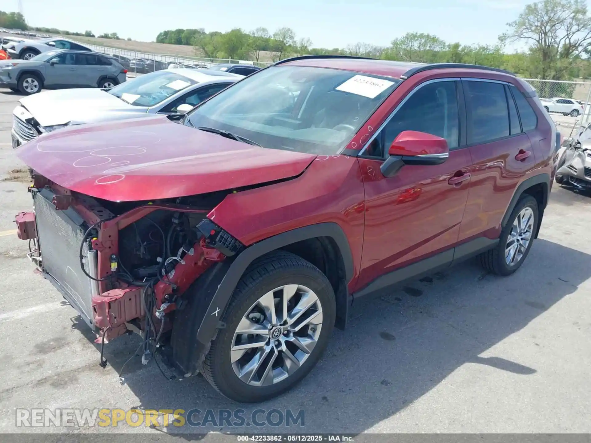 2 Photograph of a damaged car 2T3A1RFV8KW080641 TOYOTA RAV4 2019