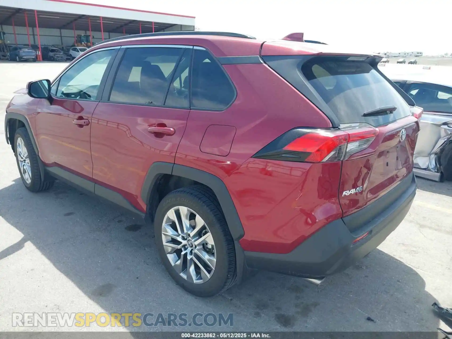 3 Photograph of a damaged car 2T3A1RFV8KW080641 TOYOTA RAV4 2019