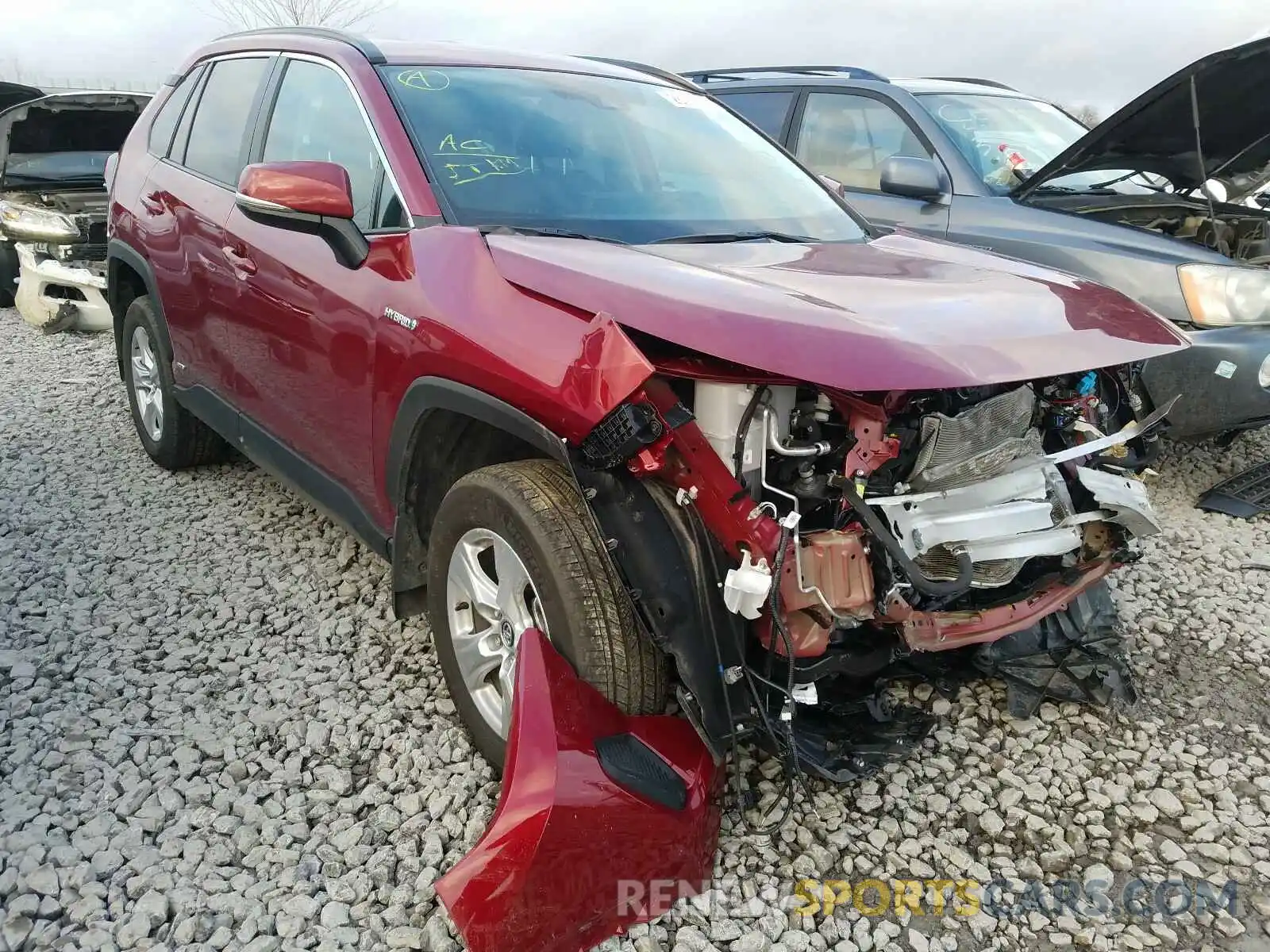 1 Photograph of a damaged car 2T3BWRFV2KW032574 TOYOTA RAV4 2019