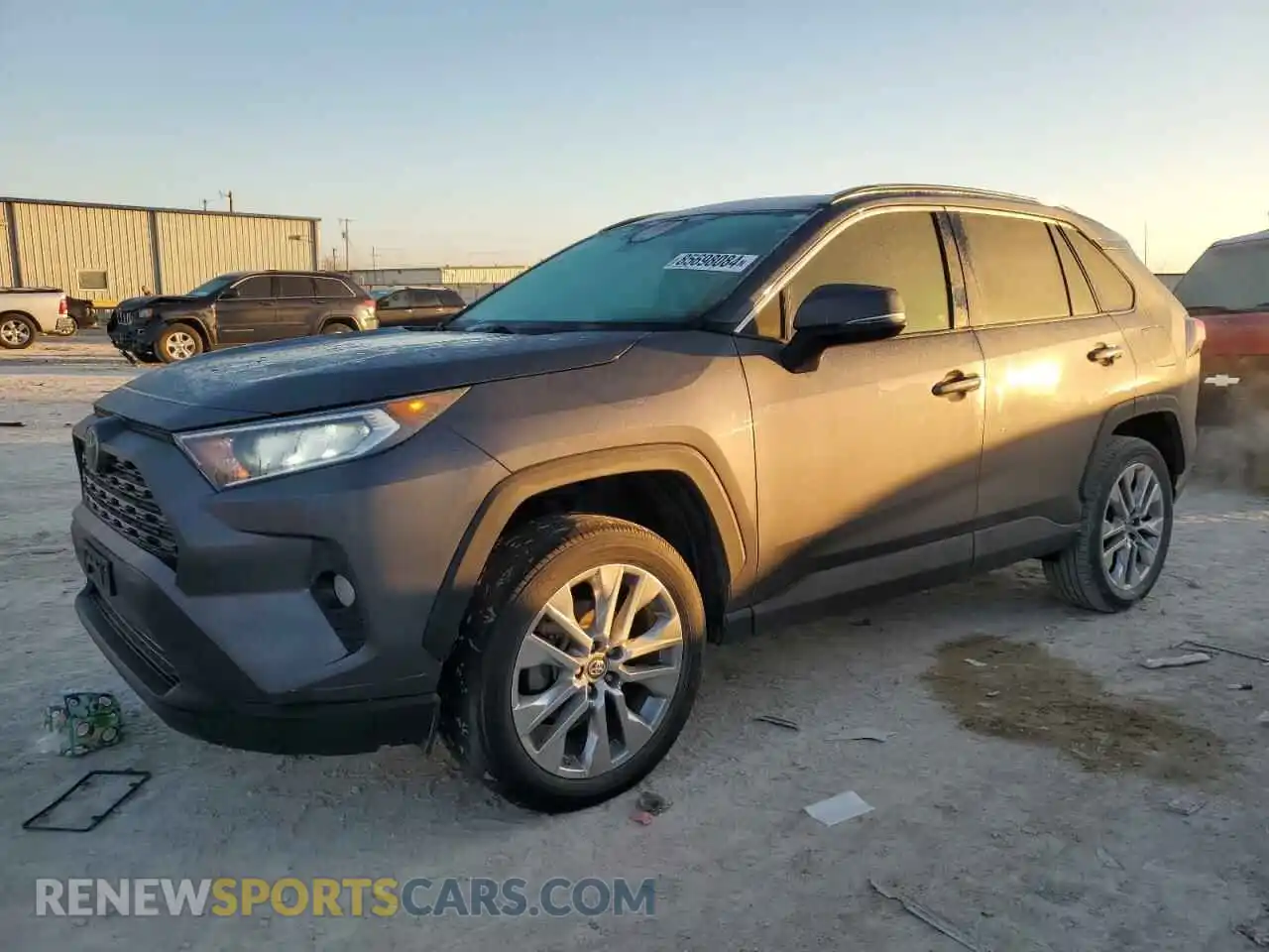 1 Photograph of a damaged car 2T3C1RFV0KC003465 TOYOTA RAV4 2019