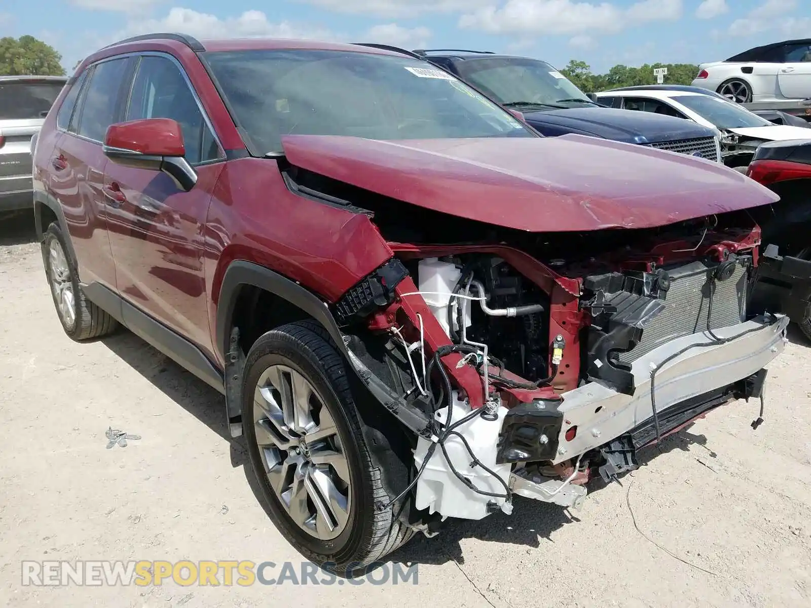 1 Photograph of a damaged car 2T3C1RFV0KC021142 TOYOTA RAV4 2019