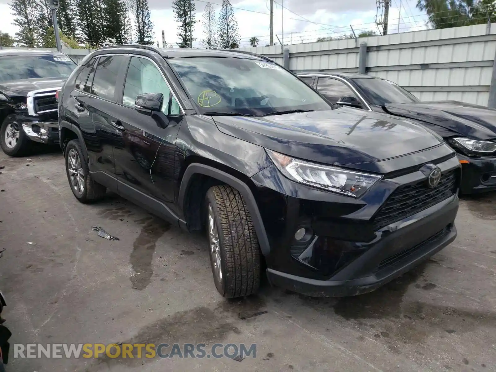 1 Photograph of a damaged car 2T3C1RFV0KW049893 TOYOTA RAV4 2019