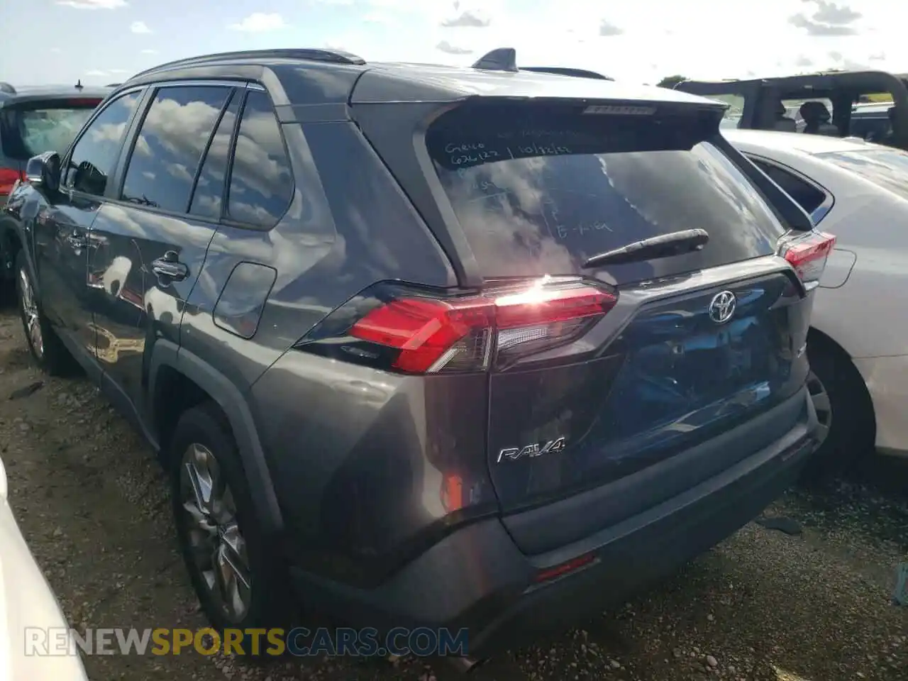 2 Photograph of a damaged car 2T3C1RFV1KW022718 TOYOTA RAV4 2019