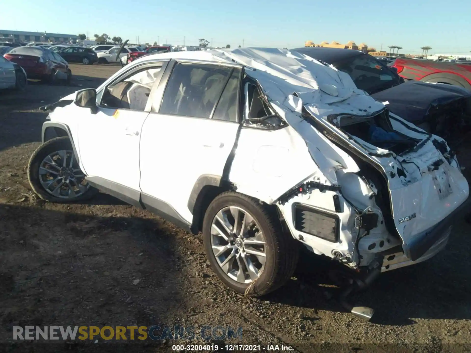 3 Photograph of a damaged car 2T3C1RFV2KW056537 TOYOTA RAV4 2019