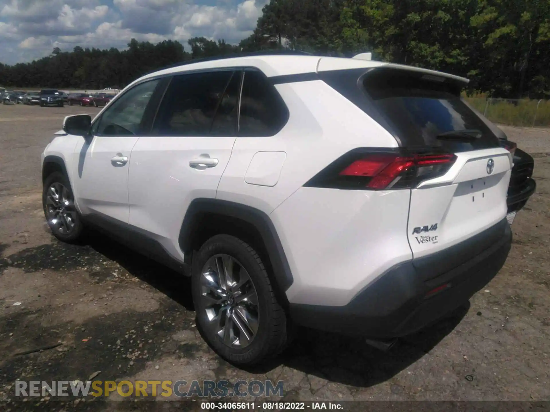3 Photograph of a damaged car 2T3C1RFV3KC025847 TOYOTA RAV4 2019