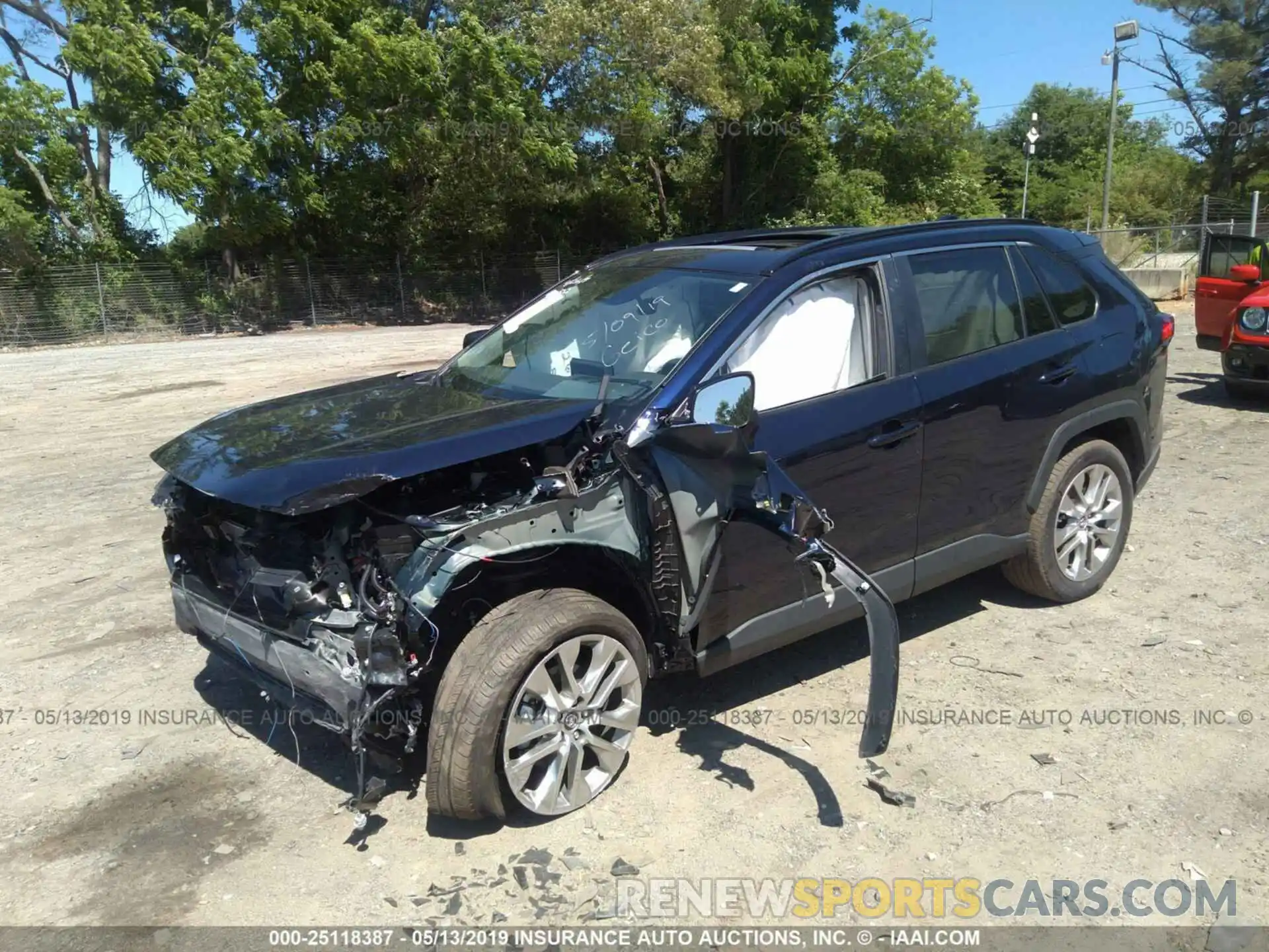 2 Photograph of a damaged car 2T3C1RFV5KW001371 TOYOTA RAV4 2019