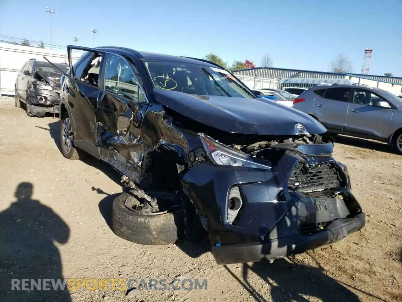 1 Photograph of a damaged car 2T3C1RFV5KW014122 TOYOTA RAV4 2019