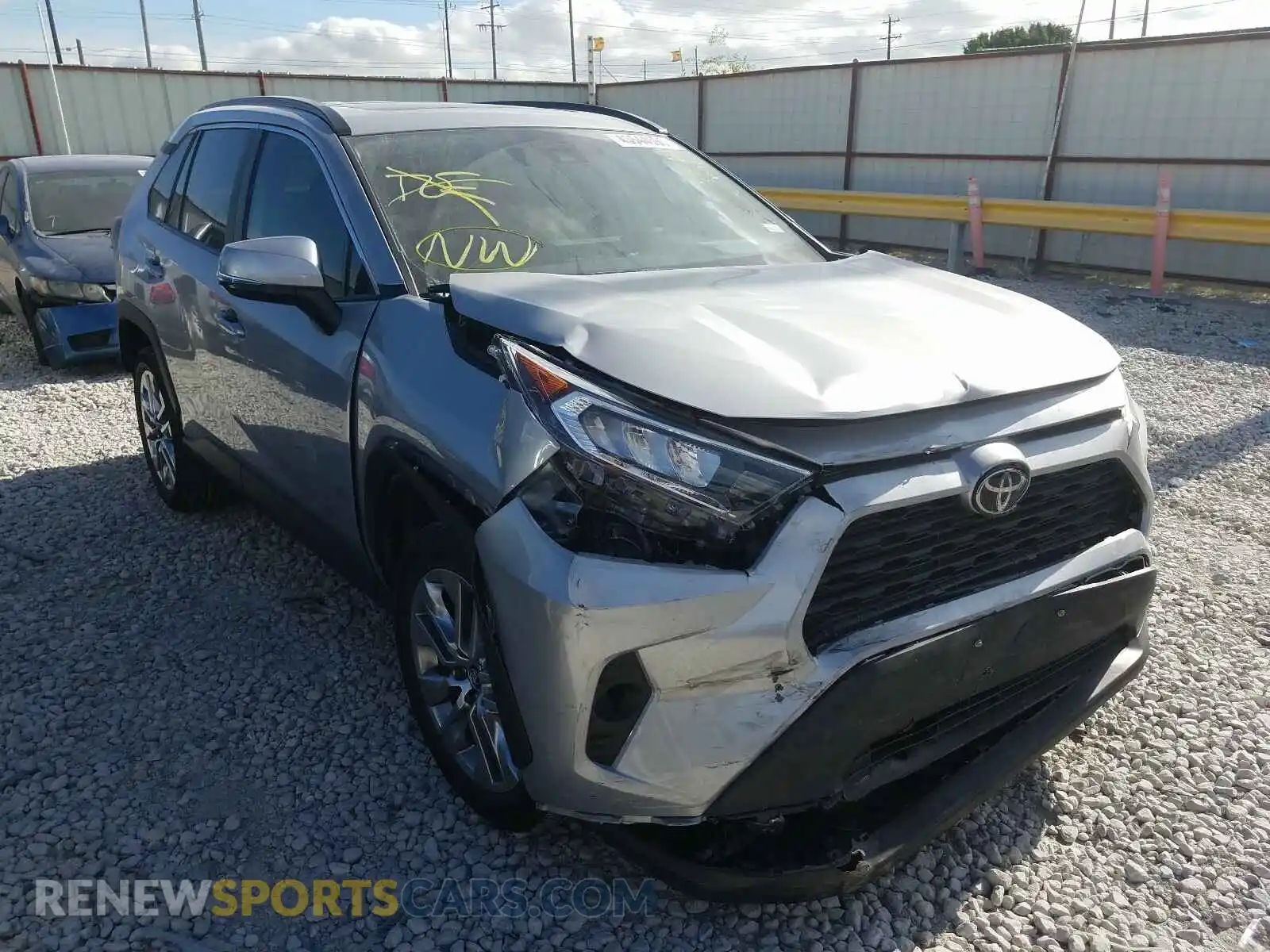 1 Photograph of a damaged car 2T3C1RFV7KW034548 TOYOTA RAV4 2019