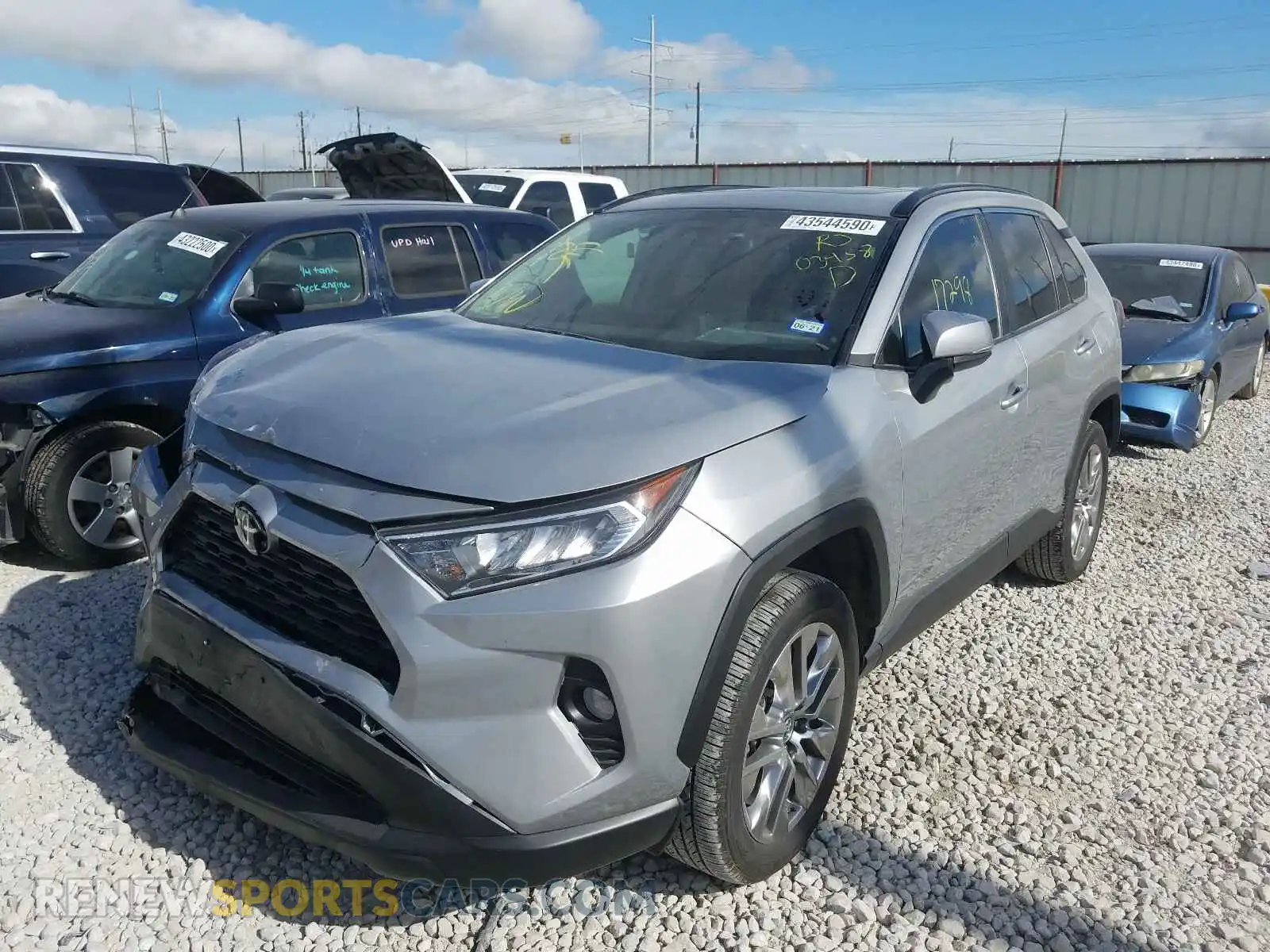 2 Photograph of a damaged car 2T3C1RFV7KW034548 TOYOTA RAV4 2019