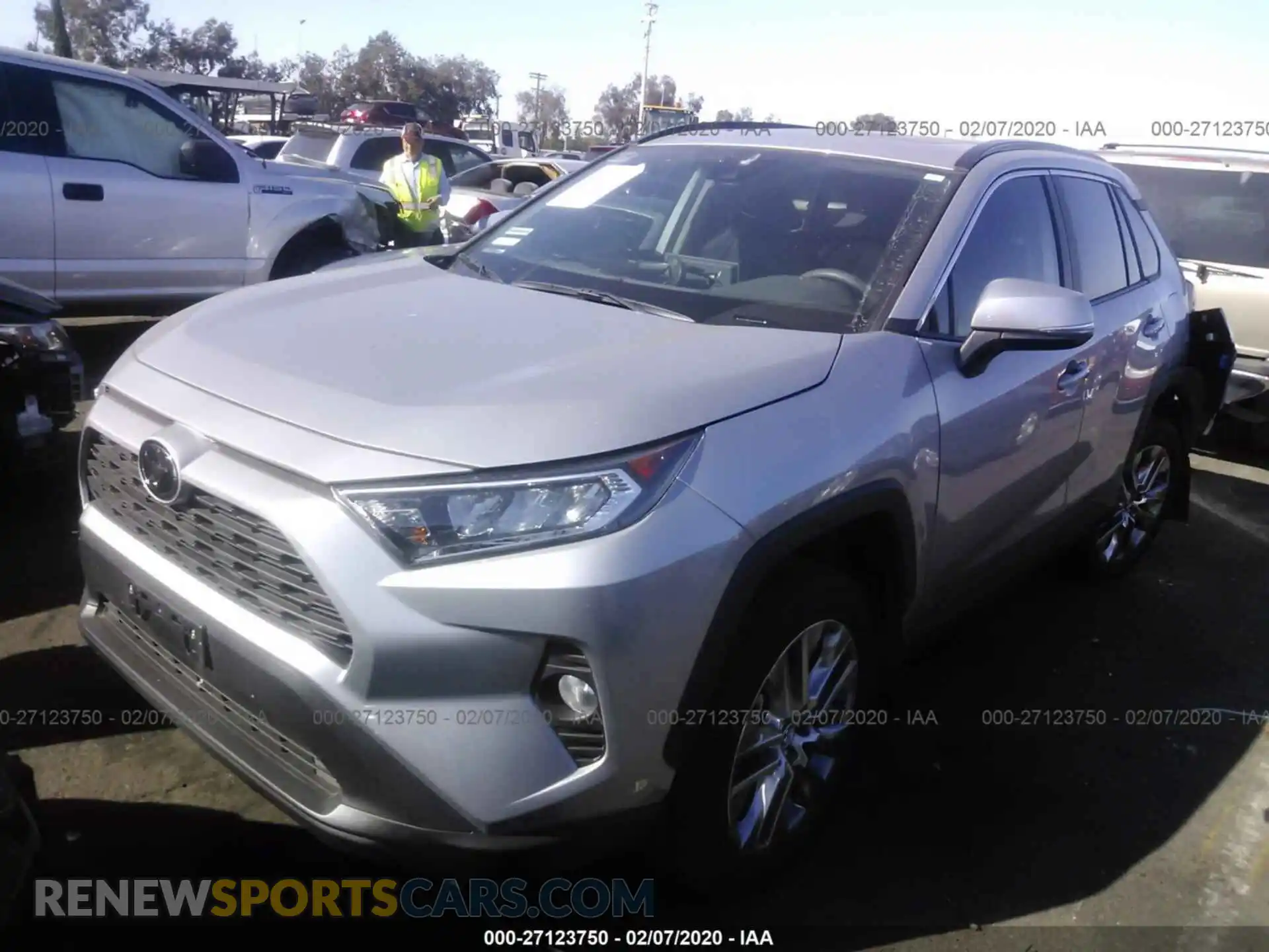 2 Photograph of a damaged car 2T3C1RFV7KW044951 TOYOTA RAV4 2019